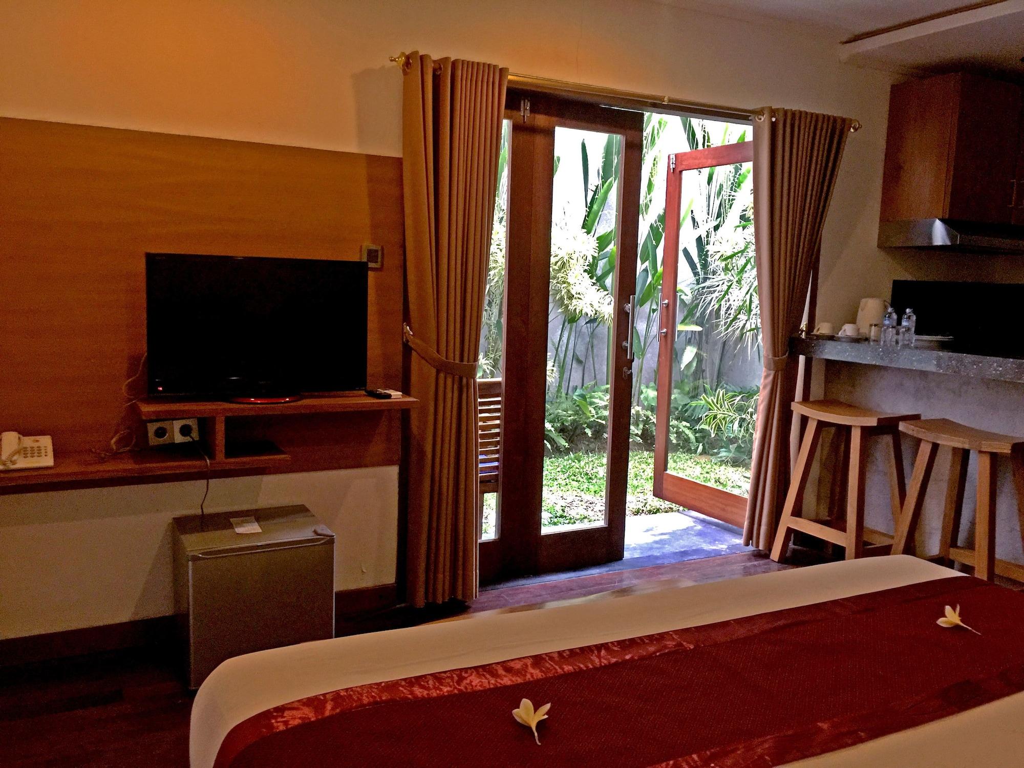เดลู วิลลา แนด์ สวีท ซมีญะก์ Hotel เกอโรโบกัน ภายนอก รูปภาพ