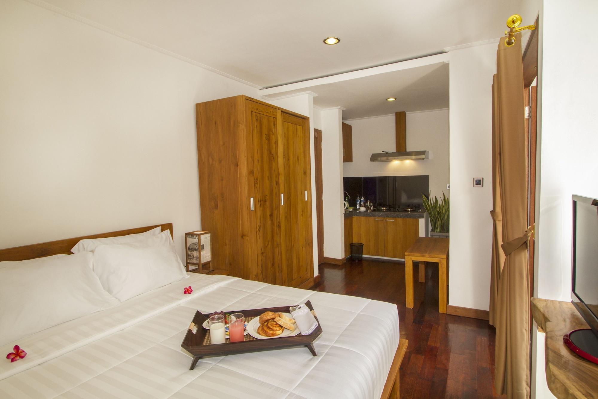 เดลู วิลลา แนด์ สวีท ซมีญะก์ Hotel เกอโรโบกัน ภายนอก รูปภาพ