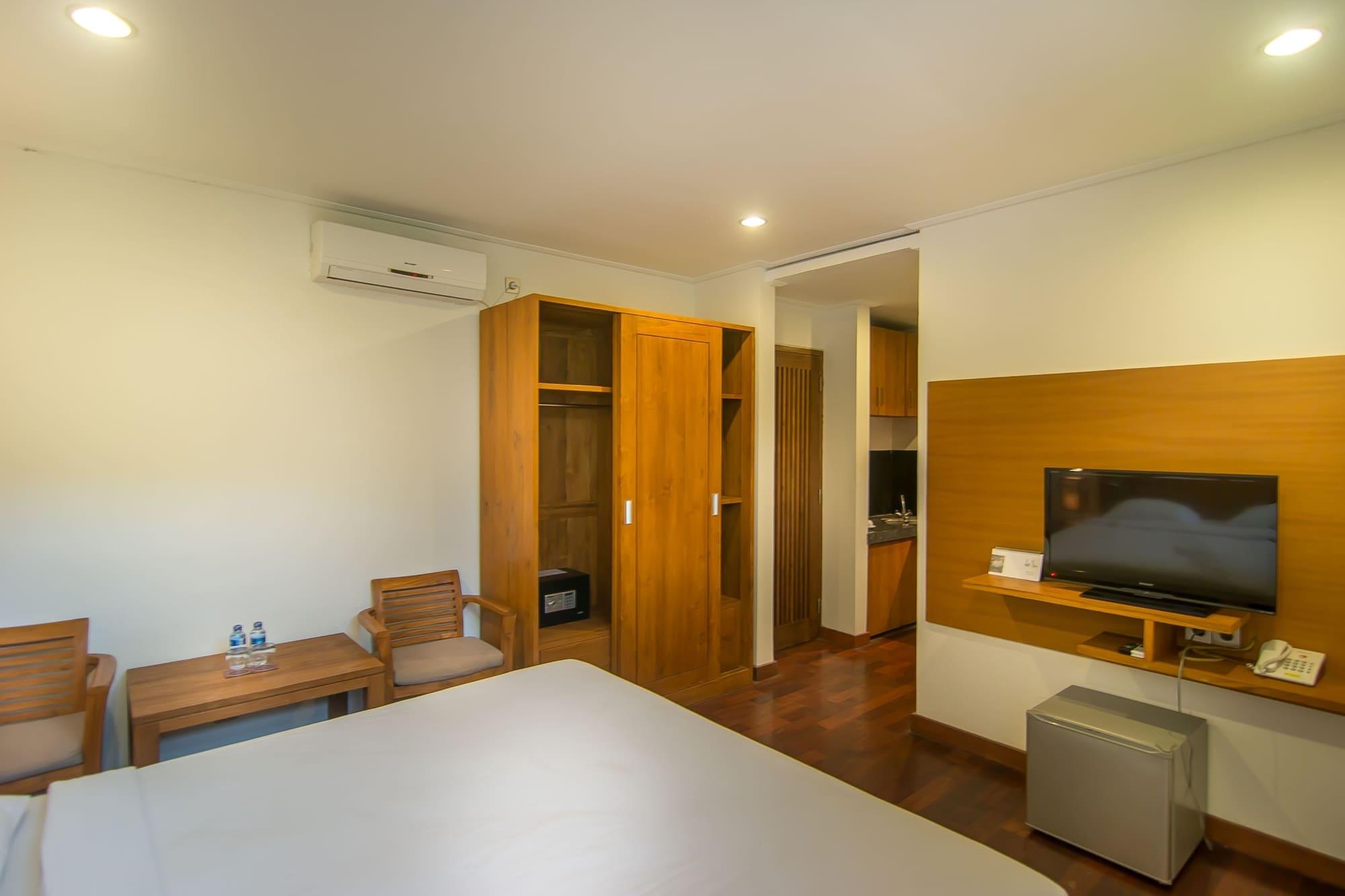 เดลู วิลลา แนด์ สวีท ซมีญะก์ Hotel เกอโรโบกัน ภายนอก รูปภาพ