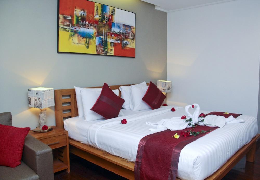 เดลู วิลลา แนด์ สวีท ซมีญะก์ Hotel เกอโรโบกัน ภายนอก รูปภาพ