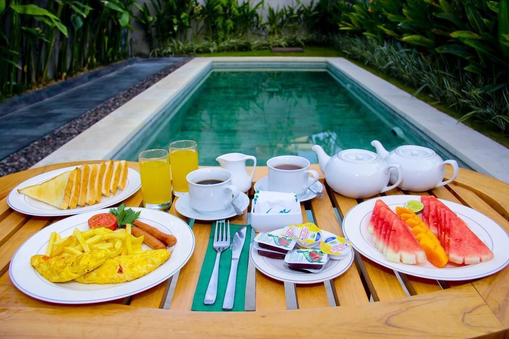 เดลู วิลลา แนด์ สวีท ซมีญะก์ Hotel เกอโรโบกัน ภายนอก รูปภาพ