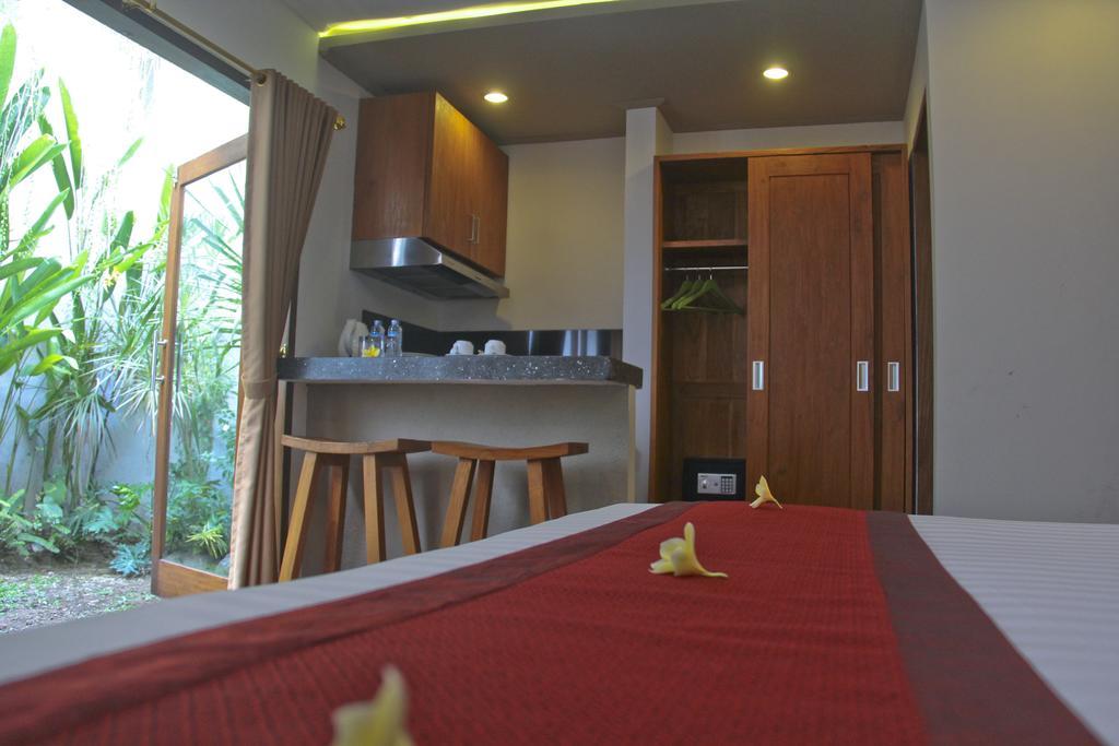 เดลู วิลลา แนด์ สวีท ซมีญะก์ Hotel เกอโรโบกัน ภายนอก รูปภาพ