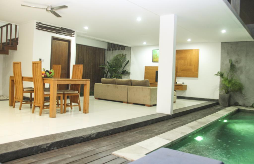 เดลู วิลลา แนด์ สวีท ซมีญะก์ Hotel เกอโรโบกัน ภายนอก รูปภาพ